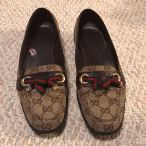 Gucci flat shoes